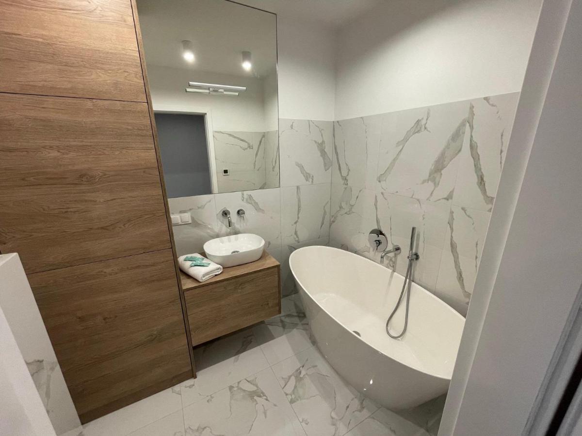 High Standard Apartment 그디니아 외부 사진
